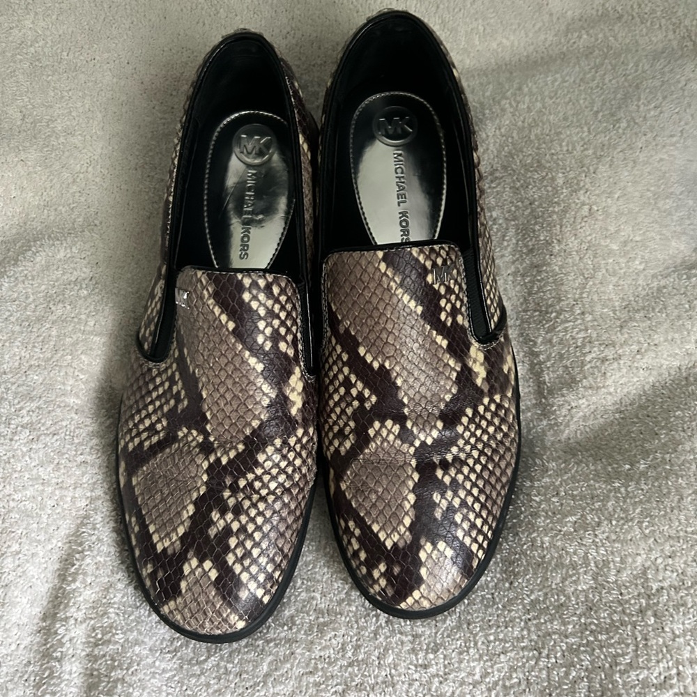 Michael Kors size 8 snakeskin loafers